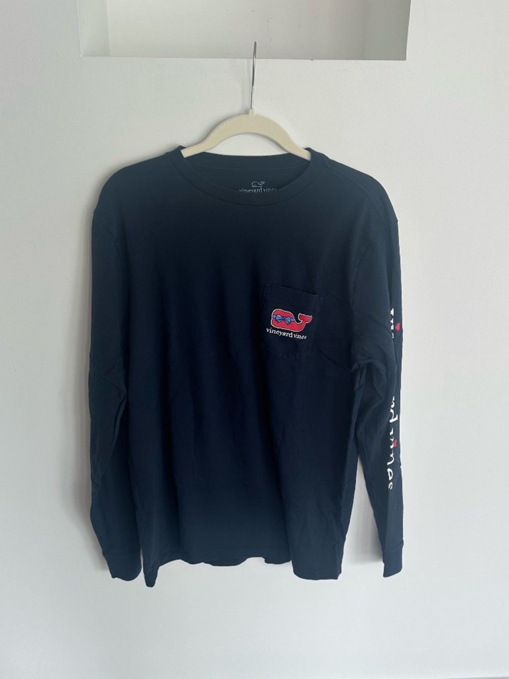 Vineyard Vines Happy Valentine's Day Chocolate Whale Long Sleeve in Navy